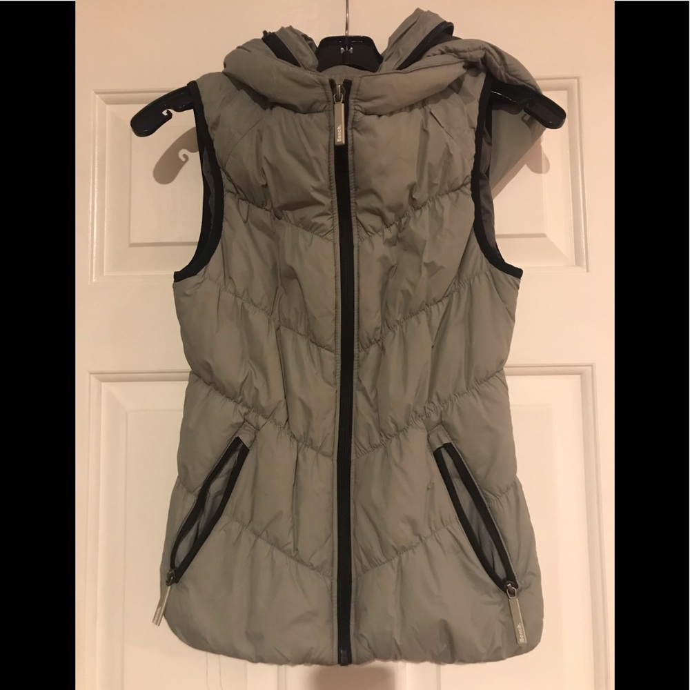 Bench down vest